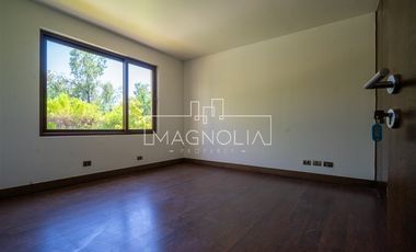Casa en venta de 4 dorm. en Colina