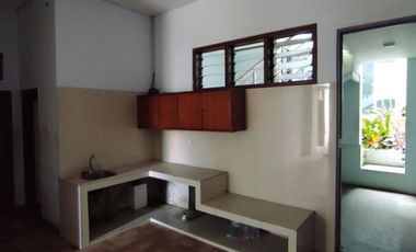 DISEWAKAN RUMAH 2 LANTAI STRATEGIS @ SAYAP RIAU MARTADINATA