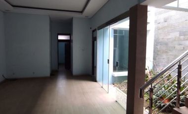 DISEWAKAN RUMAH 2 LANTAI STRATEGIS @ SAYAP RIAU MARTADINATA