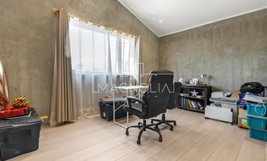 Casa en venta de 4 dorm. en Colina