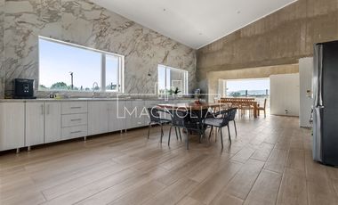 Casa en venta de 4 dorm. en Colina