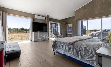 Casa en venta de 4 dorm. en Colina