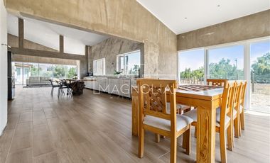 Casa en venta de 4 dorm. en Colina