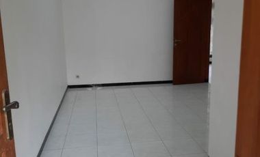 xyiwr.Rumah Jl Jemursari Siap Huni Hadap Utara Listrik 2200