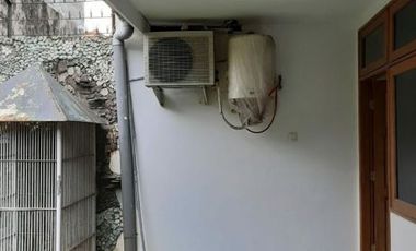 xyiwr.Rumah Jl Jemursari Siap Huni Hadap Utara Listrik 2200