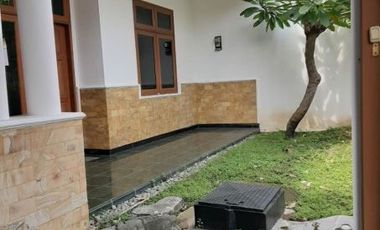 xyiwr.Rumah Jl Jemursari Siap Huni Hadap Utara Listrik 2200