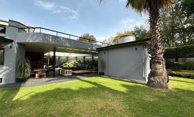 Casa en calle cerrada en Venta en Jardines del Pedregal