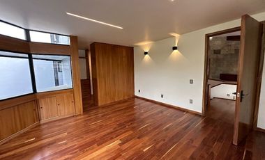 Casa en calle cerrada en Venta en Jardines del Pedregal