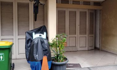 Lelang Bangunan 3 Lantai - Tebet Utara, Jaksel