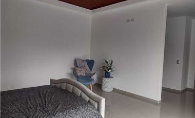 VENTA DE CASA CON ALBERCA JIUTEPEC MORELOS