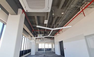 RENTA DE OFICINA COMERCIAL EN TORRE OMEGA ZONA DE ZAVALETA.