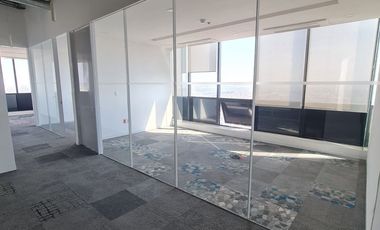 RENTA DE OFICINA COMERCIAL EN TORRE OMEGA ZONA DE ZAVALETA.