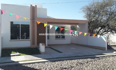 CASA EN VENTA EN TEQUISQUIAPAN RESIDENCIAL HACIENDAS CRISTAL