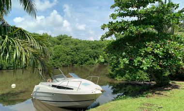Casas en conjunto residencial en Boca del Rio a orilla del rio con alberca