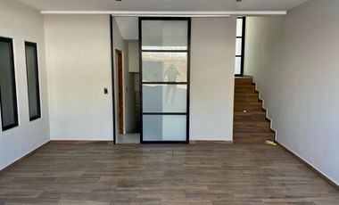 Casa en Fraccionamiento en Lomas de Atzingo Cuernavaca - ROQ-1189-Fr