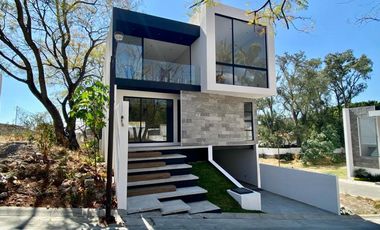 Casa en Fraccionamiento en Lomas de Atzingo Cuernavaca - ROQ-1189-Fr