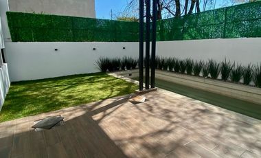 Casa en Fraccionamiento en Lomas de Atzingo Cuernavaca - ROQ-1189-Fr