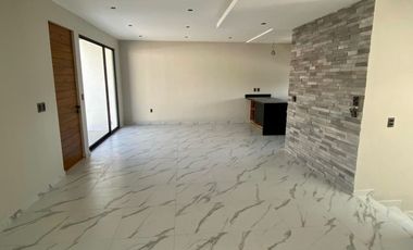 Casa en Fraccionamiento en Lomas de Atzingo Cuernavaca - ROQ-1189-Fr