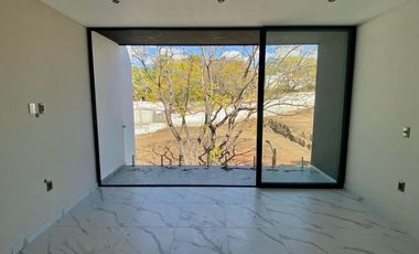 Casa en Fraccionamiento en Lomas de Atzingo Cuernavaca - ROQ-1189-Fr