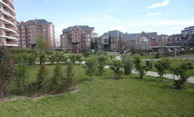 Alquiler Departamento con 3 Dormitorios con jardín al rio en Nordelta