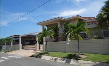 Espaciosa Residencia en Santa Clara (TPJ)