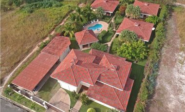 Espaciosa Residencia en Santa Clara (TPJ)