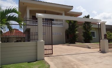 Espaciosa Residencia en Santa Clara (TPJ)