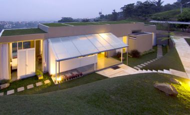 Rumah konsep Villa exclusive di dago full furnished dan kolam renang pribadi