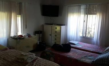 Vendo Hermosa casa con pileta, en pueblo esther. 1000m2. Oportunidad