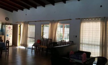 Vendo Hermosa casa con pileta, en pueblo esther. 1000m2. Oportunidad