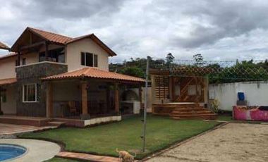 Vendo amplia propiedad con dos casas en Malacatos