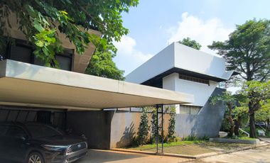 Rumah Hook 11 Menit ke Puri Indah Mall Siap Huni Hadap Utara J-44441