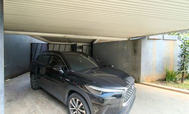 Rumah Hook 11 Menit ke Puri Indah Mall Siap Huni Hadap Utara J-44441