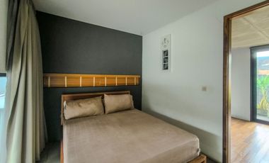 Rumah Hook 11 Menit ke Puri Indah Mall Siap Huni Hadap Utara J-44441