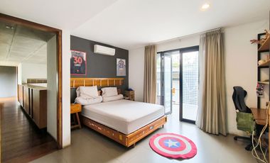 Rumah Hook 11 Menit ke Puri Indah Mall Siap Huni Hadap Utara J-44441