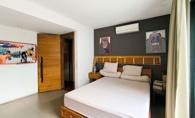 Rumah Hook 11 Menit ke Puri Indah Mall Siap Huni Hadap Utara J-44441