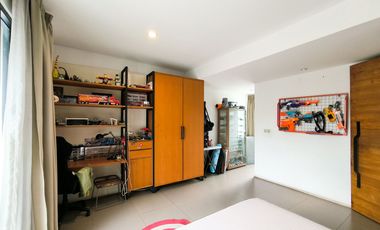 Rumah Hook 11 Menit ke Puri Indah Mall Siap Huni Hadap Utara J-44441