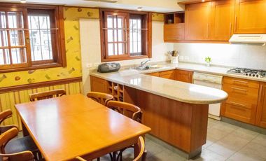 Casa en venta 4 ambientes con cochera y dependencia en Martinez