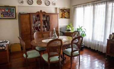 Casa en venta 4 ambientes con cochera y dependencia en Martinez