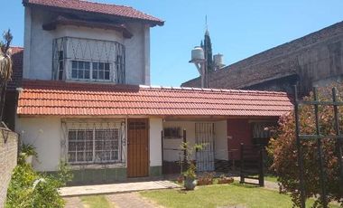 Casa con Departamento en venta en Virrey del Pino