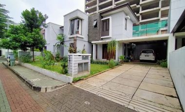 Town House di Cilandak dg Taman & Kondisi Furnished HSE-A0478