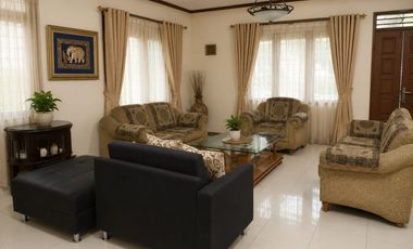 DI JUAL CEPAT RUMAH BANGUNAN LAMA MASIH SIAP HUNI DI LOKASI YG STRATEGIS & NYAMAN DI PETUKANGAN SELATAN. JAKARTA SELATAN