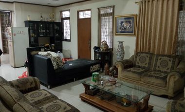 DI JUAL CEPAT RUMAH BANGUNAN LAMA MASIH SIAP HUNI DI LOKASI YG STRATEGIS & NYAMAN DI PETUKANGAN SELATAN. JAKARTA SELATAN