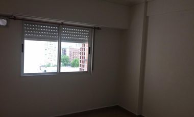 Departamento dos ambientes amplio, centro de San Miguel.