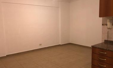 Departamento dos ambientes amplio, centro de San Miguel.