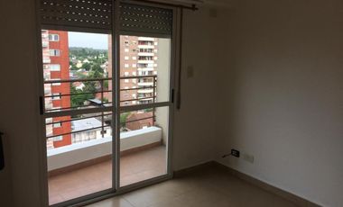 Departamento dos ambientes amplio, centro de San Miguel.