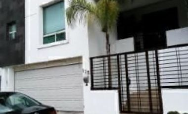 Casa amplia en venta en Cumbres 6 sector D Monterrey
