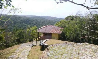 CASA EN VENTA ALTOS DE CERRO AZUL CON MUCHO TERRENO VISTA A LA CASCADA