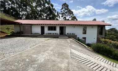 Casa Campestre en Rionegro, sector Tunel de Oriente