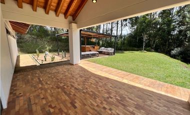 Casa Campestre en Rionegro, sector Tunel de Oriente